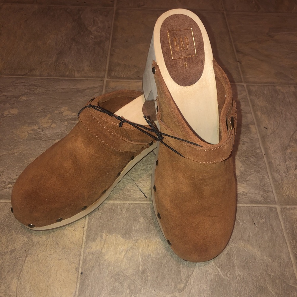 GAP shoes